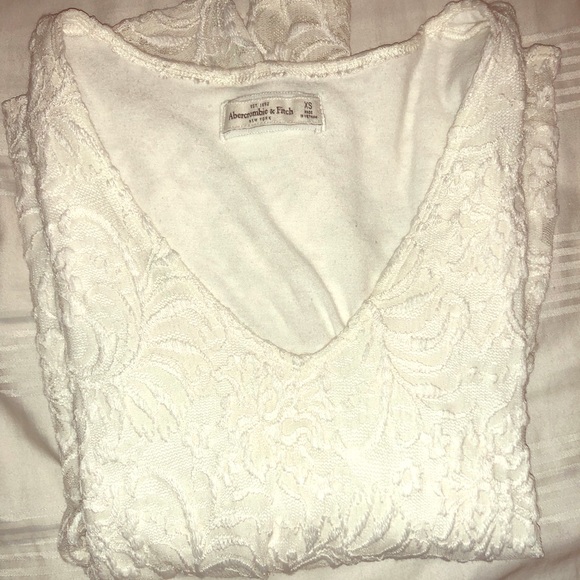 Tight fit, white lace blouse - Picture 1 of 2